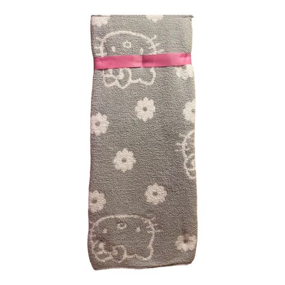 Hello Kitty Soft Throw Blanket Gray & White 50" X 60" New TikTok Viral NWT - Picture 2 of 4
